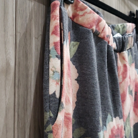 Floral Joggers - Picture 3 of 4